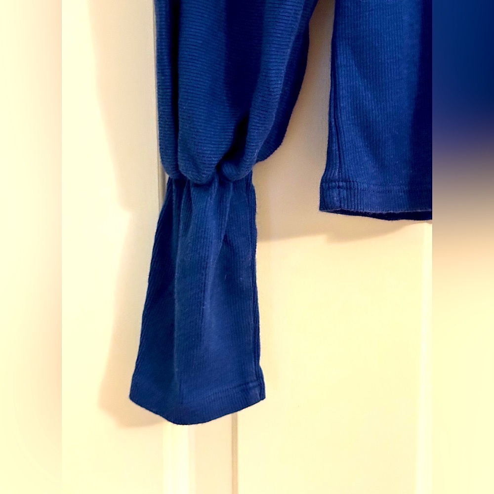 Michael Stars EUC Sz M “Misha” Top Blue - Picture 5 of 8